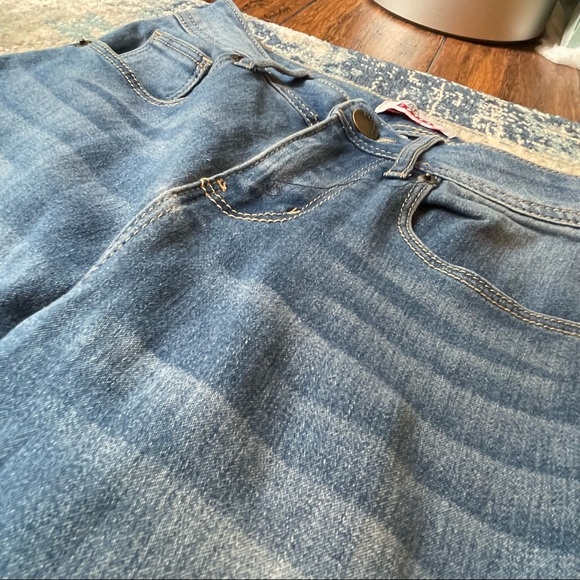 Supersoft Skinny Womens size 2 BONGO Millennial Jeans - Picture 2 of 7